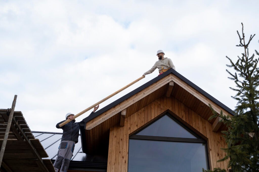 Mens is Doing the Roof Mentanance